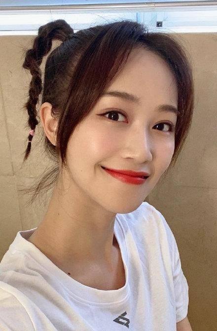 蓝盈莹被圈内人爆料,真相背后引热议 第2张 蓝盈莹被圈内人爆料,真相背后引热议 第2张